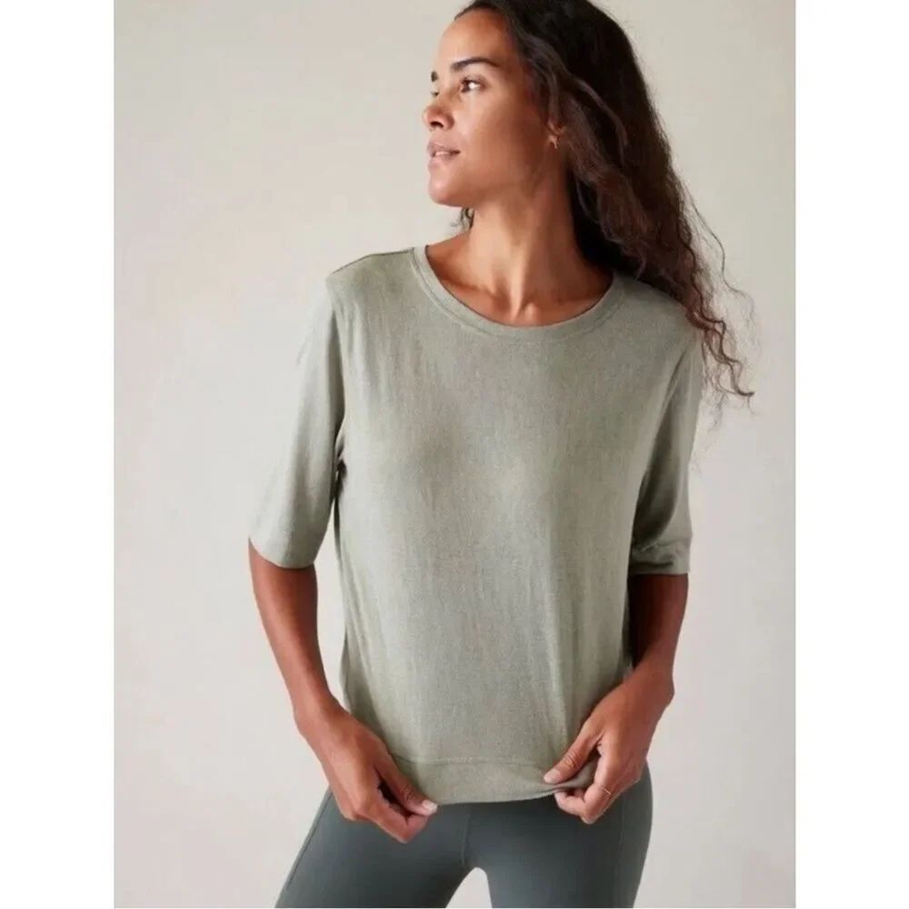 ATHLETA Breezy Serene Tee Muted Green Women’s Size Large